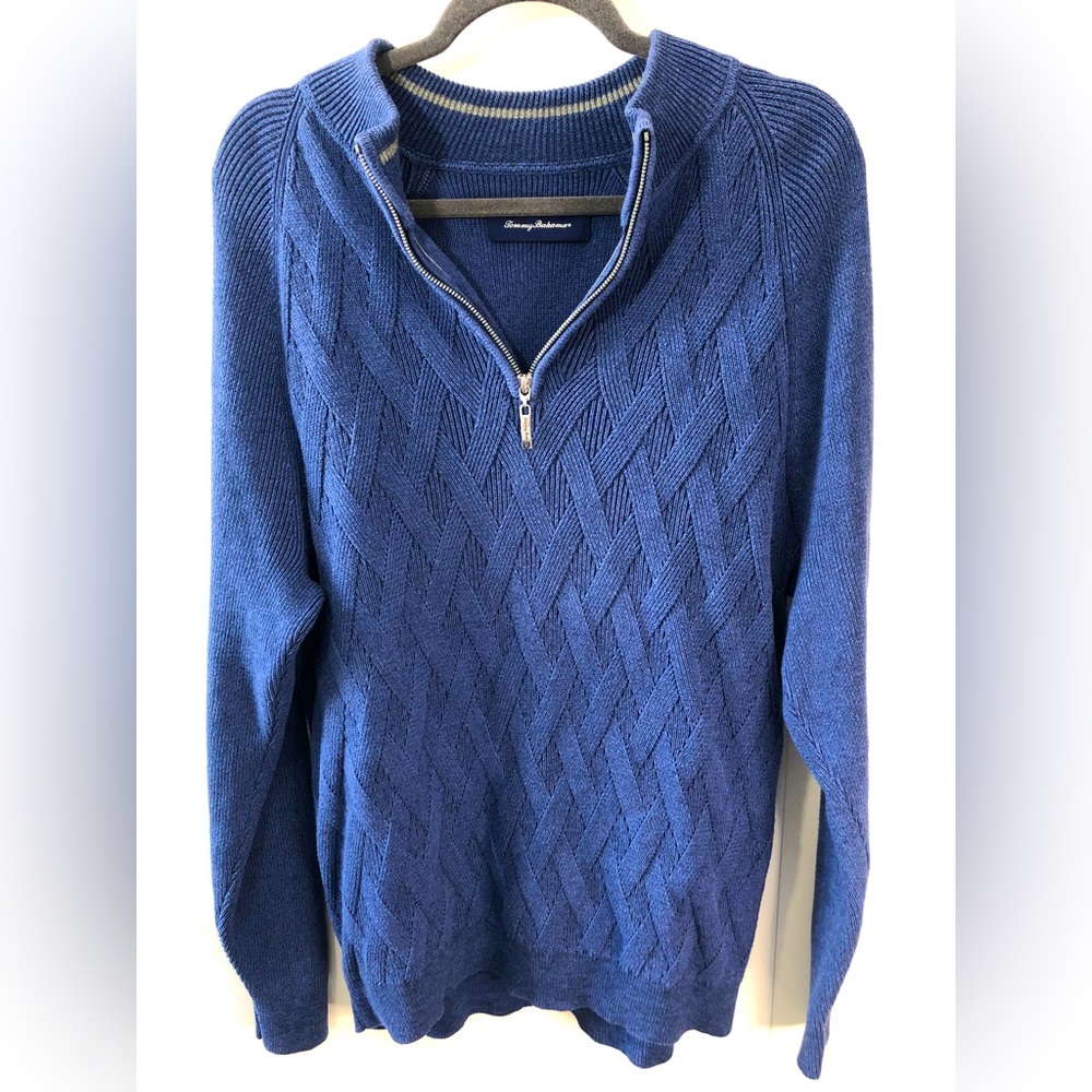 Men’s Tommy Bahama Sweater perfect denim blue color, weave pattern 100% Cotton
